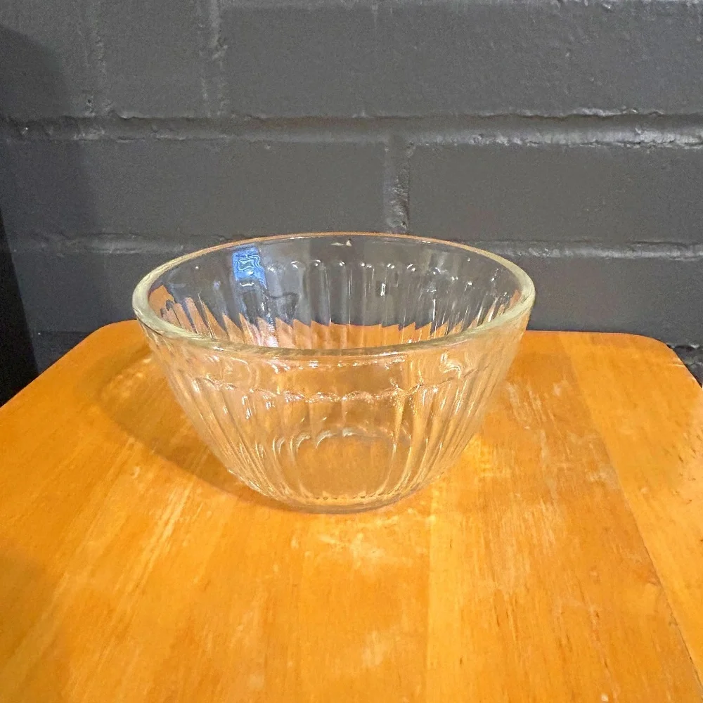 Vintage Pyrex 3 Cup Mixing Bowl